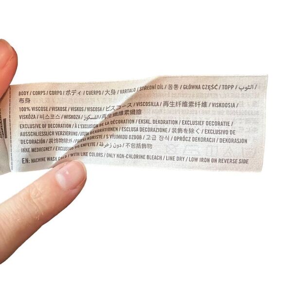 Hollister floral pattern faux wrap dress. Size medium - Picture 5 of 13